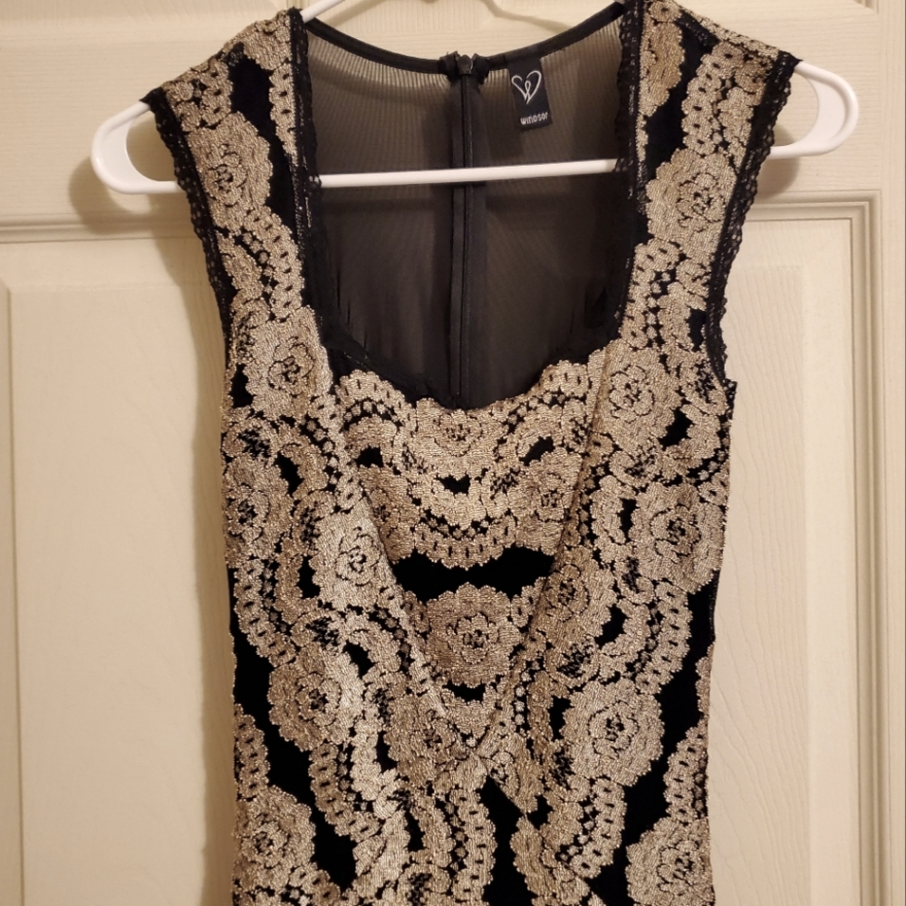 Women's cocktail dress. Windsor. Size small. Knee-length. Black/gold. Lace.